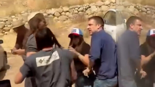 Izraelskí osadníci útočia na aktivistu počas turné o násilí osadníkov | Okupovaný Západný breh
