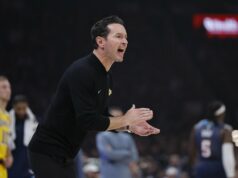 JJ Redick z Lakers a Austin Reaves roztrhli rozhodcov po prehre v 2. zápase NBA: Los Angeles Lakers v Oklahoma City Thunder