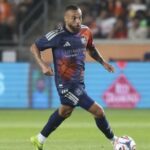 Jack McGlynn sa vzpriamil, keď Dynamo prechádzalo okolo LAFC