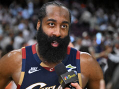 James Harden z Cavaliers sa vrátil s neskorým prevzatím v hre 3 Hra 3 play-off NBA James Harden Cavaliers vs Pistons