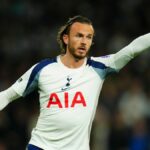 James Maddison gestikuluje