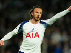 James Maddison po návrate Tottenhamu riskuje disciplinárne konanie so „skameneným“ komentárom rozhodcu James Maddison gestikuluje