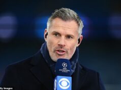 Jamie Carragher kritizuje FIFA za to, že sa k hráčom správa „ako k dobytku“ pred vyčerpávajúcimi rozšírenými majstrovstvami sveta v horúčavách v USA Vedec Jamie Carragher obvinil FIFA, že s futbalistami zaobchádza ako s „dobytkom“