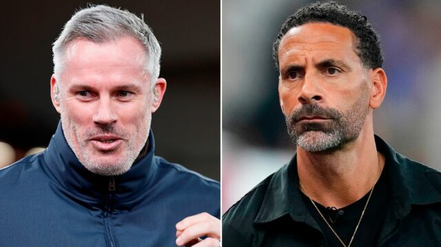 MANCHESTER, ANGLICKO - 20. SEPTEMBER: Rio Ferdinand z Manchestru United oslavuje so svojimi spoluhráčmi po tom, čo Mikael Silvestre strelil tretí gól počas zápasu Barclays Premiership medzi Manchestrom United a Liverpoolom na Old Trafford 20. septembra 2004 v anglickom Manchestri. (Foto Chris Coleman/Manchester United cez Getty Images)