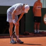Jannik Sinner z Talianska reaguje, keď hrá proti Juanovi Manuelovi Cerundolovi z Argentíny počas ich druhého kola tenisovej dvojhry mužov na tenisovom turnaji French Open v Paríži, štvrtok 28. mája 2026.