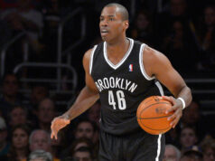 Jason Collins, prvý otvorene gay hráč NBA, zomrel vo veku 47 rokov agresívna forma mozgového nádoru, oznámila v utorok jeho rodina.