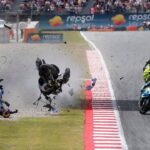 Jazdec MotoGP Alex Marquez havaruje a počas pretekov sa prevráti vo vzduchu