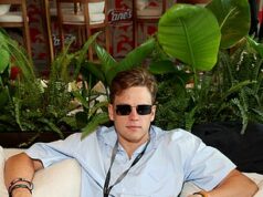 Joe Burrow riskuje, že sa stretne s Alix Earle po tom, čo sa na afterparty udeľovania Oscarov stretol s influencerom, keď sa zúčastňuje na podujatí GP Miami s priateľkou Oliviou Pontonovou Joe Burrow bol videný na Raising Cane's Miami Grand Prix party