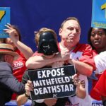 Joey Chestnut odsúdený na podmienku po nabití batérie
