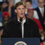 John Harbaugh pravdepodobne nebude kritizovať Jaxsona Darta za vystúpenie na mítingu Trumpa