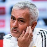 Jose Mourinho, hlavný tréner SL Benfica, hovorí počas tlačovej konferencie