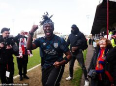 KSI zavolal AI, aby našiel ďalšie hviezdy futbalu: Odvážny plán nového vlastníka Dagenham & Redbridge posunúť neligový klub po futbalovom rebríčku – keďže Andy Carroll je NAHRADený ako manažér Dagenham & Redbridge vlastnený KSI sa stali najnovším klubom, ktorý spolupracuje s platformou plánovania mužstva poháňanou AI