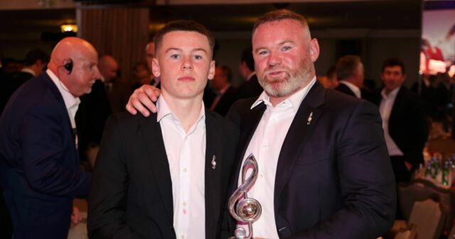 Kai Rooney sa vzdáva zlatého pravidla pre otca Wayna a Man Utd | Futbal | Šport
