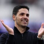 Mikel Arteta, manažér Arsenalu, čelil médiám po tom, čo jeho tím porazil West Ham