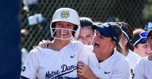 Kelsey Luderer homer podnietil Sherman Oaks Notre Dame k víťazstvu v softbale
