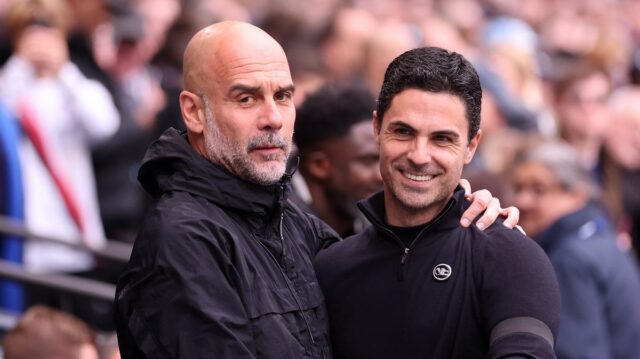 Pep Guardiola a Mikel Arteta