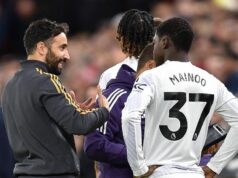 Komentáre Rubena Amorima o Kobbie Mainoo hovoria za veľa – mal po celý čas pravdu Ruben Amorim sa rozpráva s Kobbie Mainoo počas futbalového zápasu anglickej Premier League medzi Liverpoolom a Manchestrom United na Anfielde.