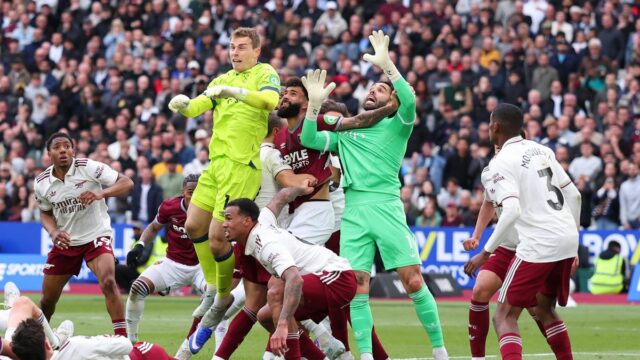 Pablo z West Ham United fauloval Davida Rayu z Arsenalu, výsledkom čoho bol neskorý vyrovnávajúci gól West Hamu, ktorý VAR neuznal. 