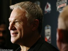 Kontroverzná hviezda NHL, ktorá vyhrala štyri Stanley Cupy, zomrela samovraždou vo veku 60 rokov… len tri dni po poslednom verejnom vystúpení v zápase play-off Vo veku 60 rokov zomrel Claude Lemieux, štvornásobný víťaz Stanley Cupu