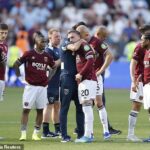 West Ham vypadol v posledný deň sezóny napriek tomu, že porazil Leeds 3:0