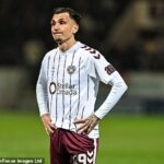 Alexandros Kyziridis bol viditeľne vyčerpaný po tom, čo mu bola odopretá penalta, ktorú považoval za jasnú