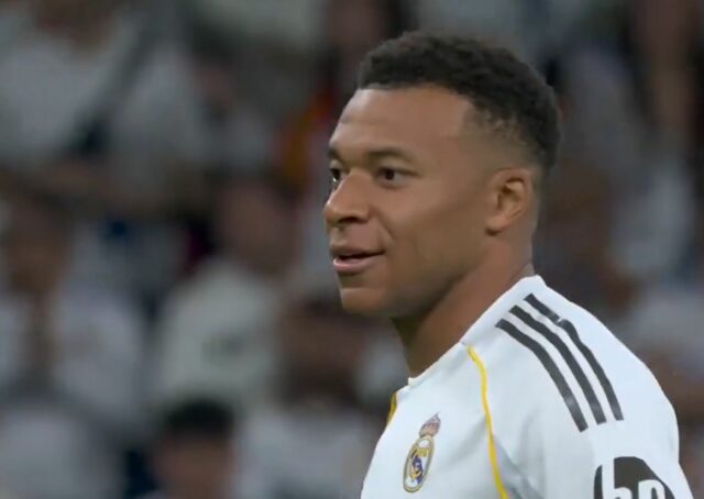 Kylian Mbappe pískali fanúšikovia Realu Madrid
