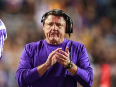 LSU vysiela otrasy cez univerzitný futbal tým, že znovu najmú trénera, ktorý vyhral národné majstrovstvá… ako ASISTENTA do tímu Lane Kiffina Bývalý hlavný tréner LSU Ed Orgeron sa vracia do školy, ktorá ho pred takmer piatimi rokmi vyhodila