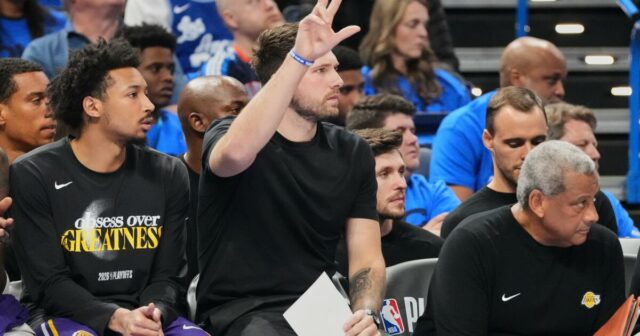 Lakers bolí Luka Doncic, keďže ofenzívny prepad pokračuje aj v prvom zápase
