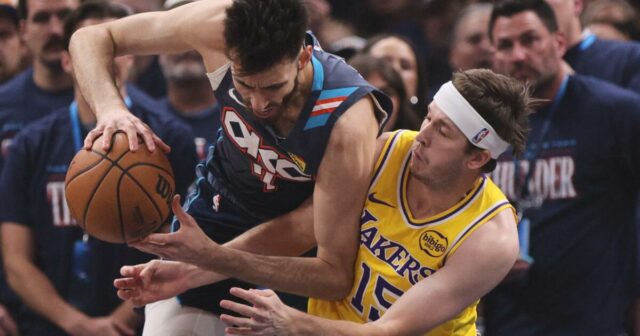 Lakers opäť zlyhali po polčase v zápase 2 prehry s Thunder
