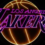 Lakers prepúšťajú časť rozsiahlych zmien v obchodných operáciách