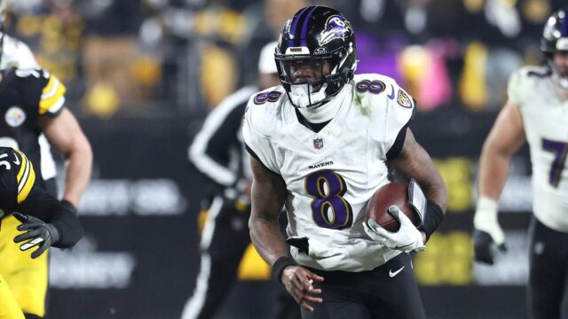 Lamar Jackson chýba v Ravens OTA, pretože situácia so zmluvami pretrváva
