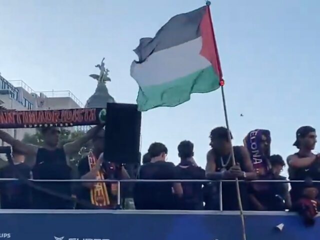 Lamine Yamal máva vlajkou Palestíny, keď Barcelona oslavuje víťazstvo v La Lige | Futbalové správy
