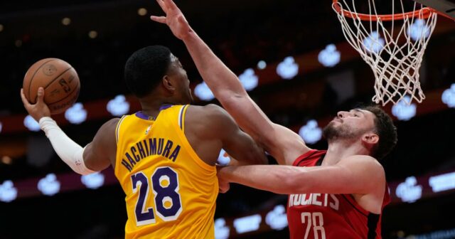 LeBron James vedie Lakers v zostave Rockets a uzatvára sériu
