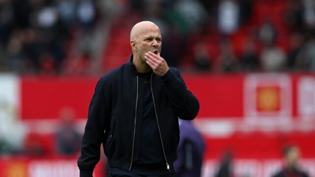 Alexander Isak oslavuje