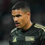 LEEDS, ANGLICKO - 21. marca: Daniel Farke, manažér Leeds United, reaguje počas zápasu Premier League medzi Leeds United a Brentfordom na Elland Road 21. marca 2026 v anglickom Leedse. (Foto: Matt McNulty/Getty Images)