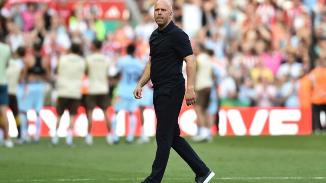 Liverpool sa rozchádza s Arne Slotom
