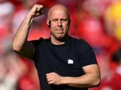 Liverpool správy: 70 miliónov libier prestupový konflikt s Man Utd ako cieľ hovorí o odkazoch na „veľké kluby“ Manažér Liverpoolu Arne Slot má na mysli prestupy