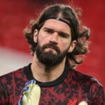 Liverpool zasiahol čerstvý strach zo zranení, keď Alisson narážal na súboj s Man Utd | Futbal | Šport