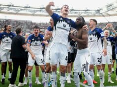 Luka Vuskovič sa vracia a zázračné dieťa Tottenhamu chce klub Championship Luka Vuskovič oslavuje pred fanúšikmi Hamburgu po tom, čo si cez víkend zabezpečili status v Bundeslige