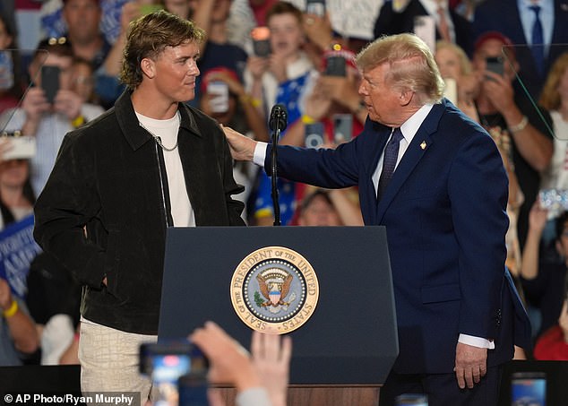 MAGA zúri, keď je Jaxson Dart nútený vydať vyhlásenie o Jaxson Dart vysvetlil, prečo súhlasil s predstavením Donalda Trumpa na republikánskom zhromaždení