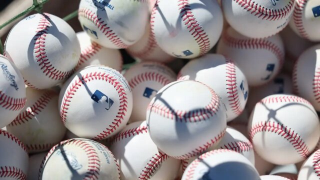 MLBPA sa zameriava na tímy s nízkymi výdavkami pri otváraní ponuky práce vlastníkom MLB
