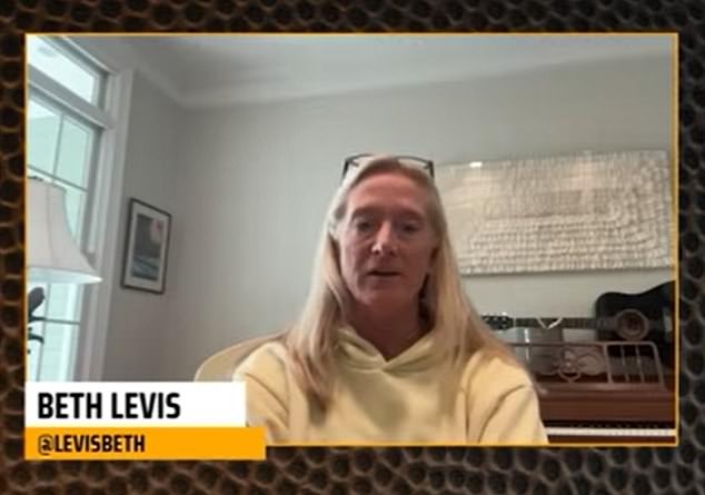 MOM quarterbacka NFL Willa Levisa hovorí na svojej uniknutej „intímnej Matka Willa Levisa Beth sa vyjadrila na jeho uniknutej „intímnej páske“ v novom rozhovore