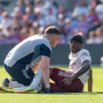 Hviezda Arsenalu Noni Madueke bola nahradená pre potenciálne zranenie stehennej šľachy proti Crystal Palace