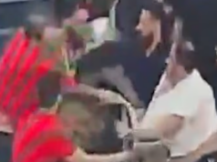 Majiteľ klubu Premier League „fackoval synovca premiéra“ v bitke, ktorú zachytila CCTV Evangelos Marinakis