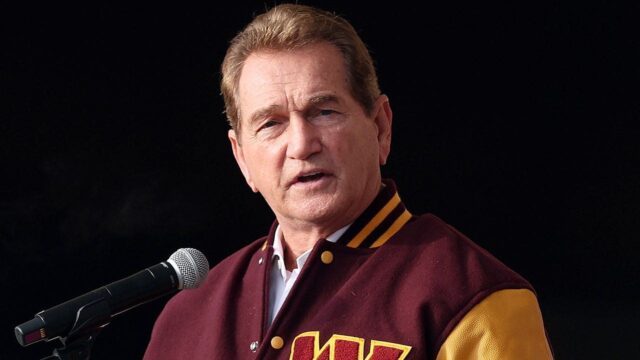 Majster Super Bowlu Joe Theismann hovorí, že NFL zanechala nedeľnú tradíciu
