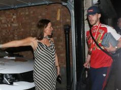 Majstrovská párty Arsenalu Premier League počas nočných dní pred finále Ligy majstrov Arsenal sa v nedeľu dostal k trofeji Premier League