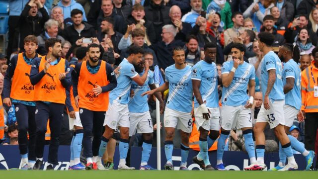 Man City unikol trestu úderu a tlaku späť na Arsenal v novom titulnom zvrate
