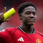 Man Utd dostal zelenú, aby odovzdal Kobbiemu Mainoovi jeho dokonalého partnera v strede poľa | Futbal | Šport