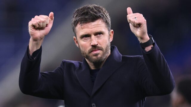 Hlavný tréner / manažér Manchestru United Michael Carrick oslavuje na plný úväzok počas zápasu Premier League medzi Evertonom a Manchestrom United na štadióne Hill Dickinson