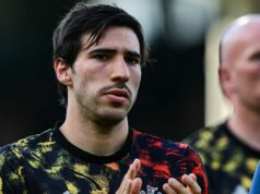 Man Utd odovzdal Sandrovi Tonalimu prestupovú podporu po rozhodnutí o dvojitom vyhodení Sandro Tonali po zápase Premier League medzi Fulhamom a Newcastlom United v Craven Cottage.